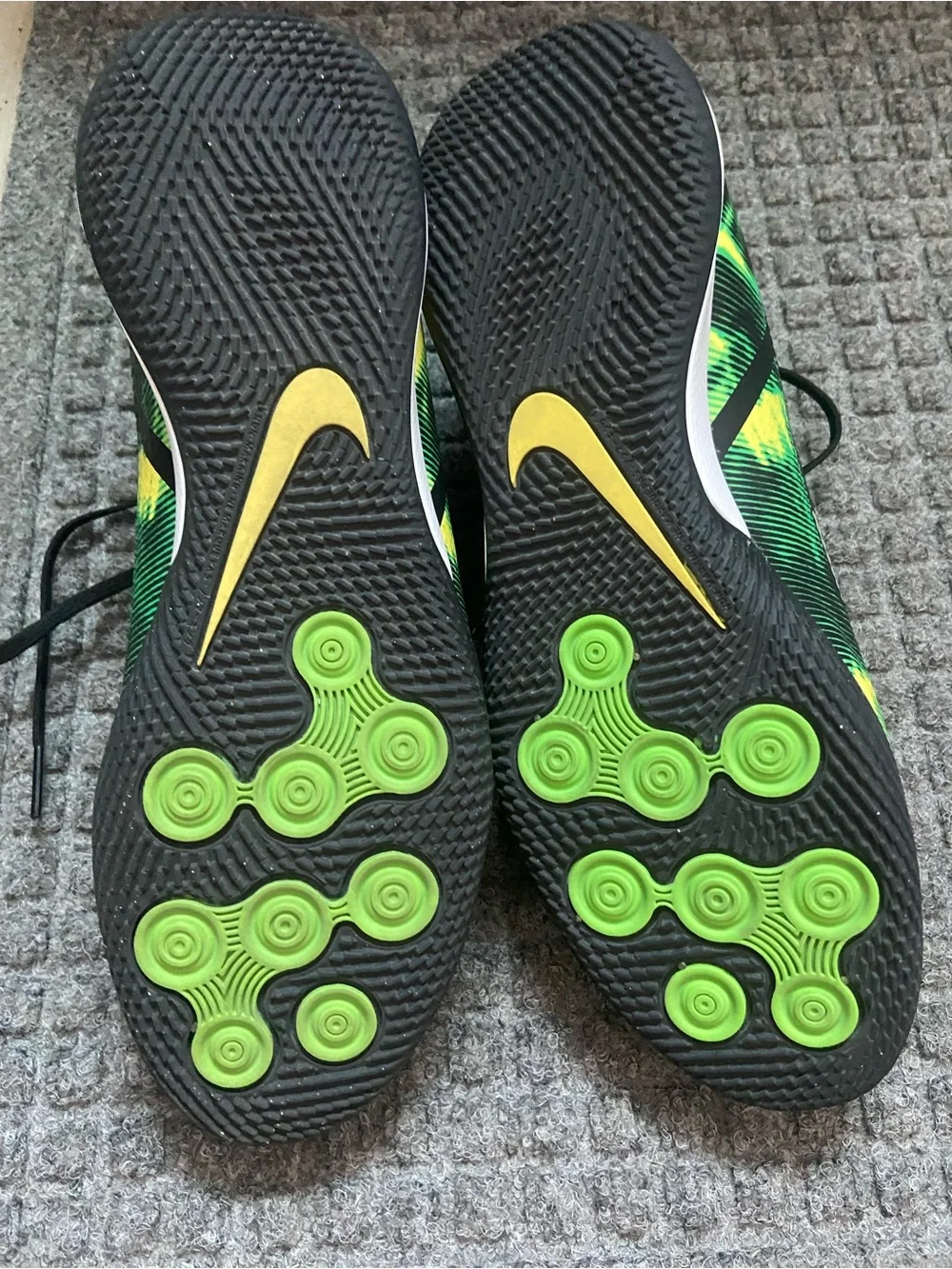 Nike Phantom Indoor Soccer shoes Black Green Sneakers with White Swoosh